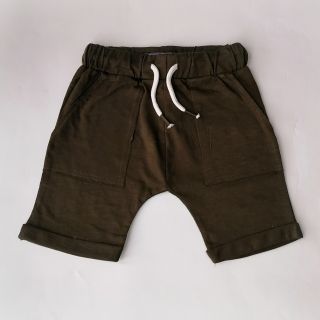 Къси панталонки в тъмно масленозелено DNX1260-1